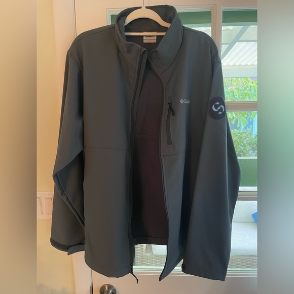 Extra Large Columbia Jacket - Picture 2 of 4